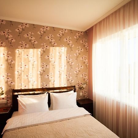 Harvest Hotel Vinnytsia Ngoại thất bức ảnh