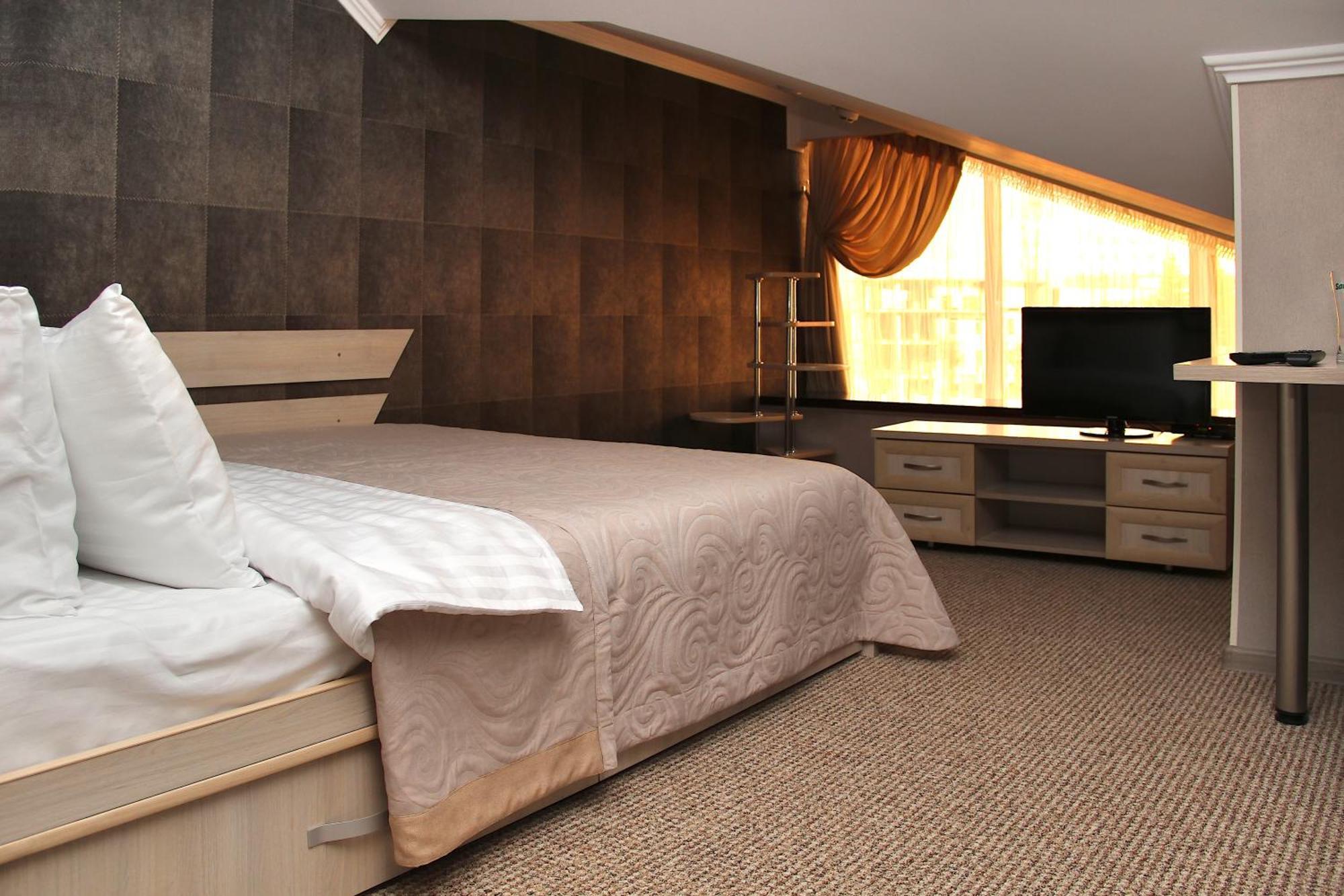 Harvest Hotel Vinnytsia Ngoại thất bức ảnh