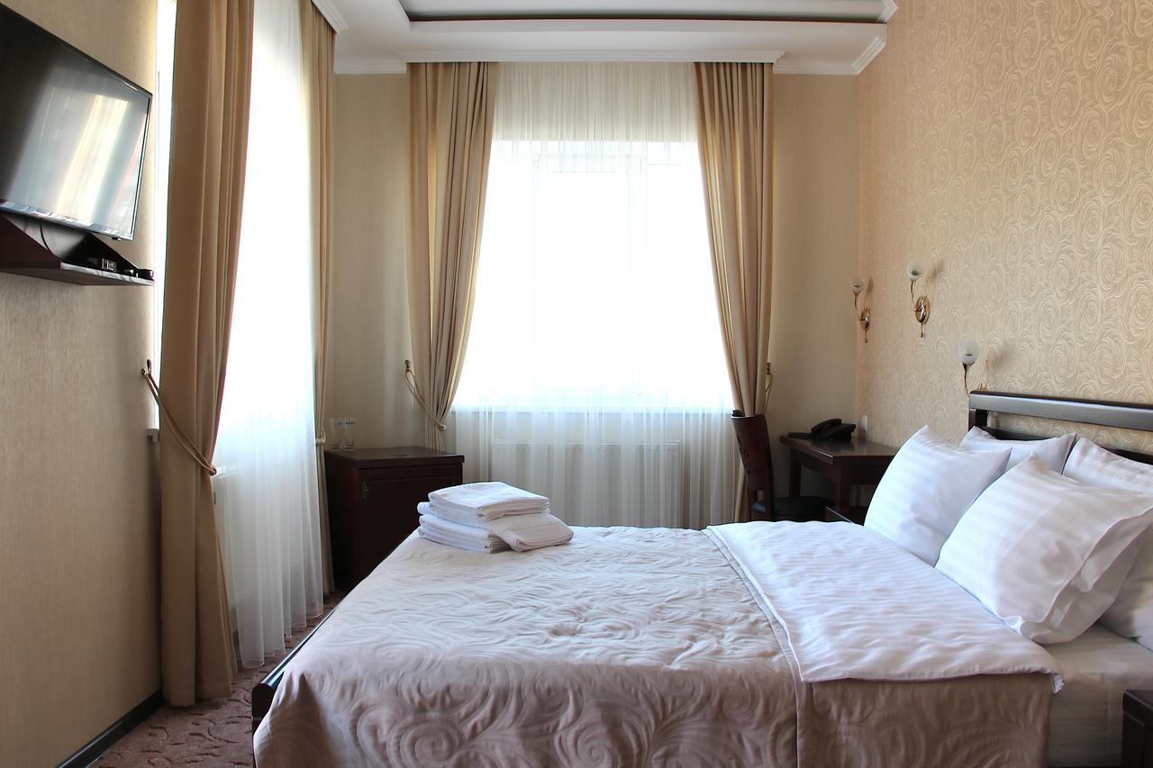 Harvest Hotel Vinnytsia Ngoại thất bức ảnh
