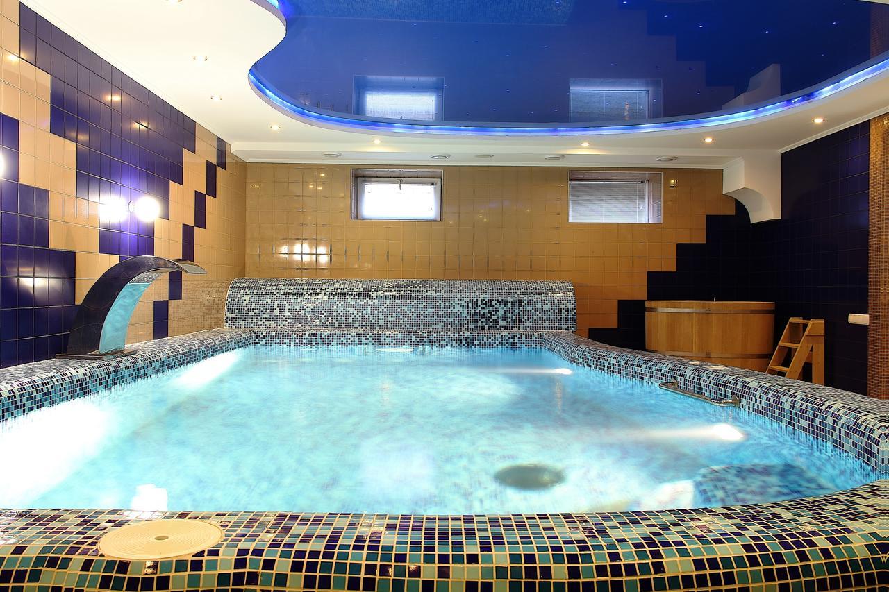 Harvest Hotel Vinnytsia Ngoại thất bức ảnh